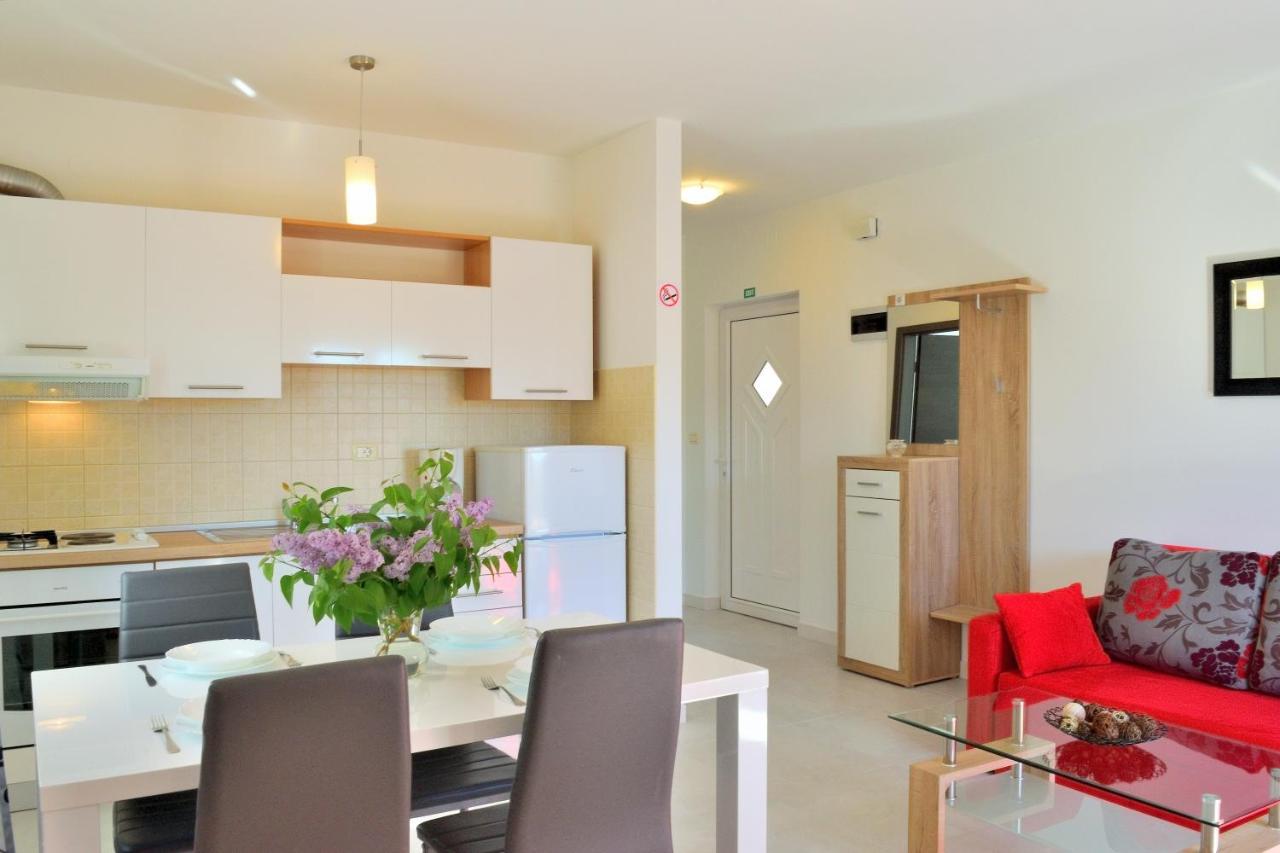 Apartment Domus Lauri أوماغ المظهر الخارجي الصورة