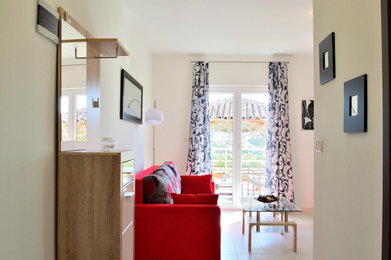 Apartment Domus Lauri أوماغ المظهر الخارجي الصورة