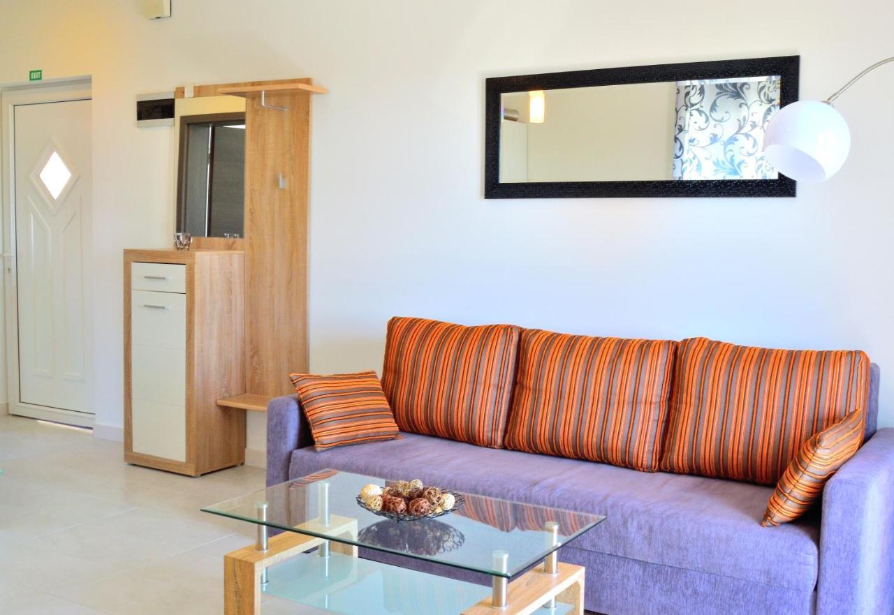Apartment Domus Lauri أوماغ المظهر الخارجي الصورة