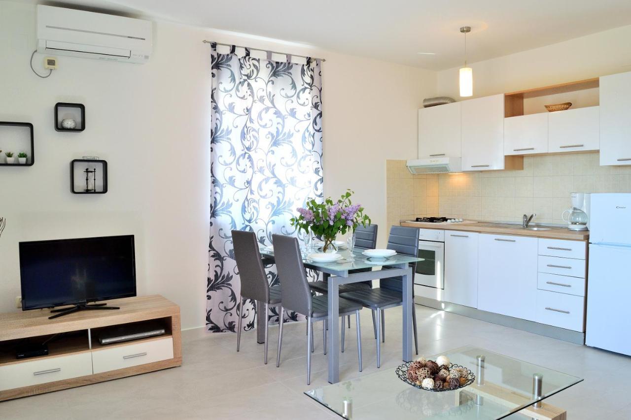 Apartment Domus Lauri أوماغ المظهر الخارجي الصورة